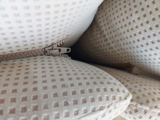 Sofá beige tejido chenilla casi nuevo