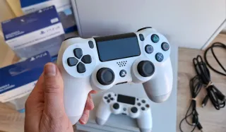 PS4 PRO Blanca 1TB + 3 Mandos