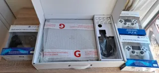 PS4 PRO Blanca 1TB + 3 Mandos