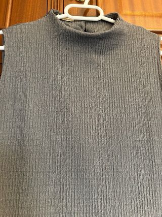 Vestido gris sin mangas