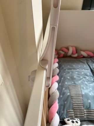 Móvil musical para bebé rosa