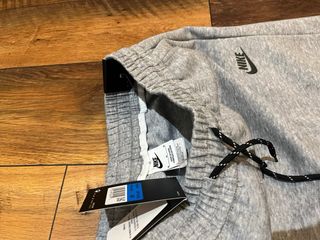 Conjunto Nike Tech Gris