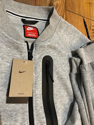 Conjunto Nike Tech Gris