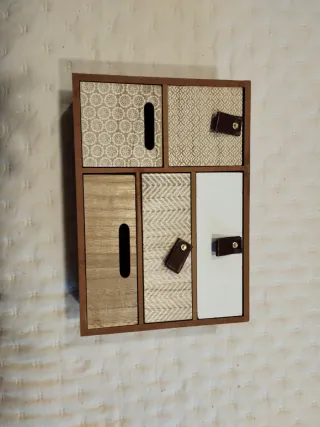 Joyero de madera con compartimentos