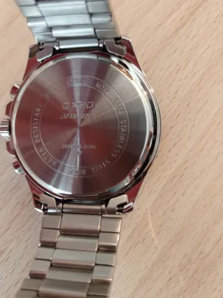 Reloj Casio MTP1374 Cronógrafo Plateado y bordó