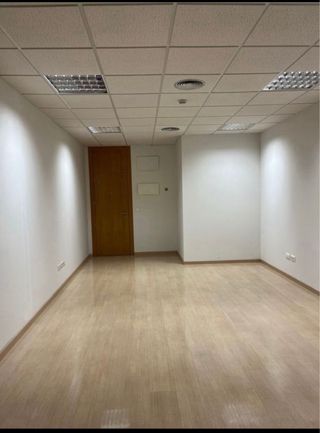 Alquiler oficina y garaje en  Nuevo Torneo Sevilla