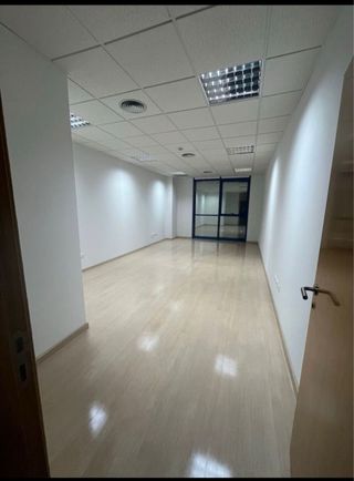 Alquiler oficina y garaje en  Nuevo Torneo Sevilla