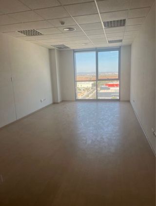 Alquiler oficina y garaje en  Nuevo Torneo Sevilla