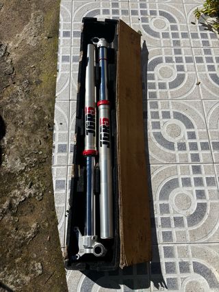 Suspensión WP doble cartucho cerrado