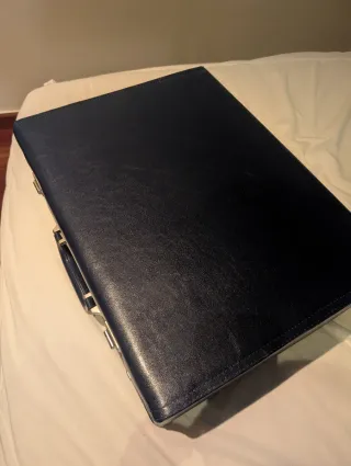 Maletín Vintage Azul con Cierres Combinación