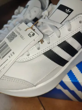 Zapatillas Adidas Blancas y Grises