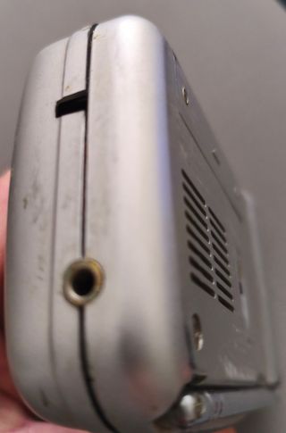 Radio Portátil Orbit AM/FM RF-656 Plata