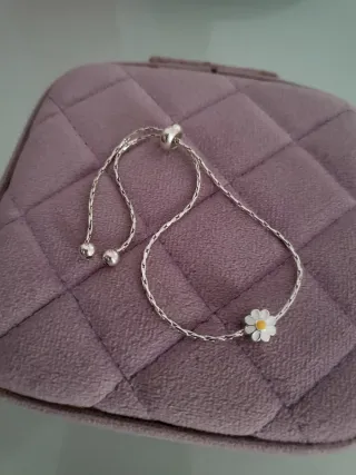 Pulsera ajustable con margarita