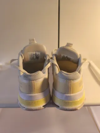 Zapatillas Nike Metcon 8 Blancas y Amarillas