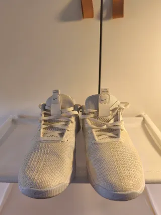 Zapatillas Nike Metcon 8 Blancas y Amarillas