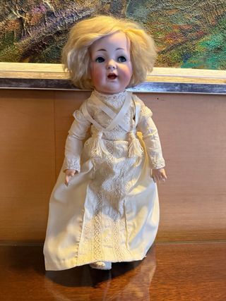 Muñeca de Porcelana Antigua