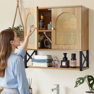 Mobiletto Bagno Pensile 2 Ante Ripiani Regolabili