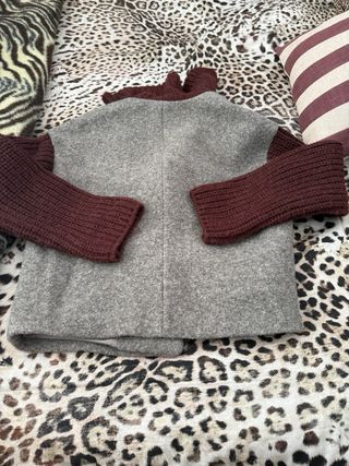 Chaqueta Zara gris con detalles de punto