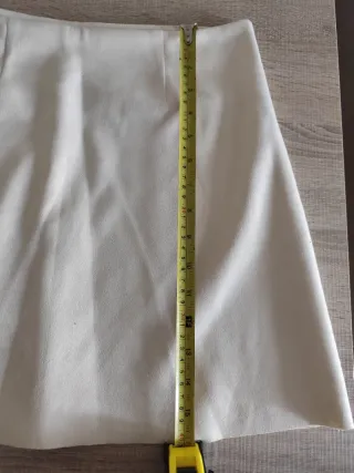 Falda símil ante beige Zara