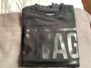 Sudadera Negra SWAG