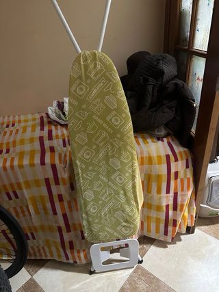Tabla de planchar con funda estampada