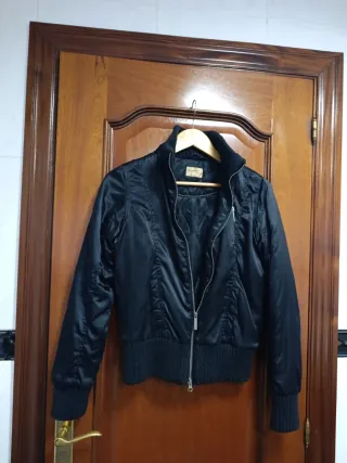 Cazadora bomber negra mujer