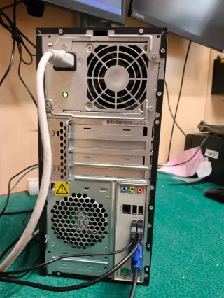 Ordenador HP + Monitor + Teclado y ratón