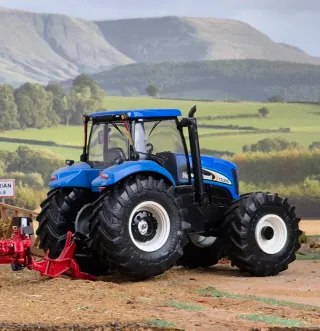 New Holland TG305 1:32