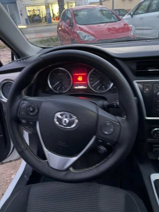 Toyota Auris 2014