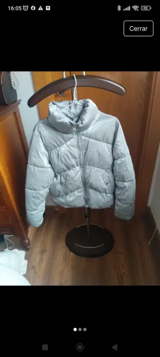 Cazadora plateada acolchada