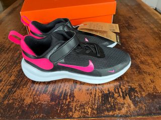 Zapatillas Nike niña correr T31.5 negro/rosa