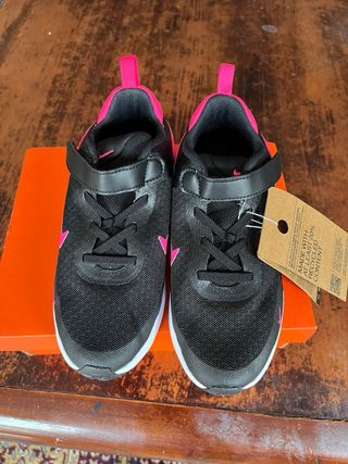 Zapatillas Nike niña correr T31.5 negro/rosa