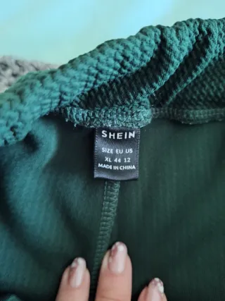 Chándal verde oversize con capucha