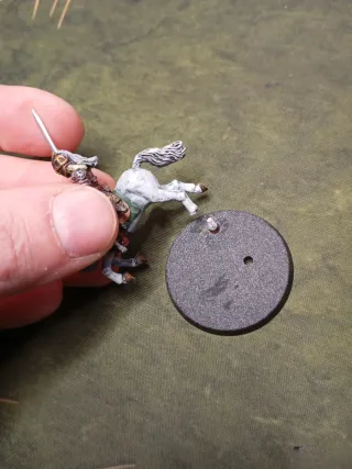 Miniatura Eomer a Caballo Rota