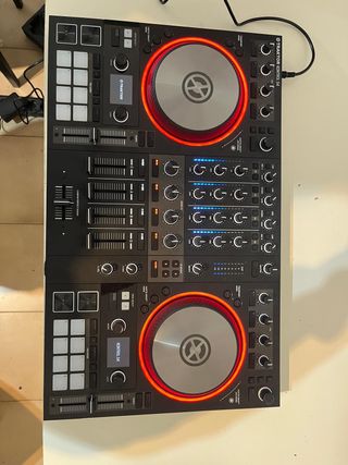 Controlador DJ Native Instruments Traktor S4 MK3