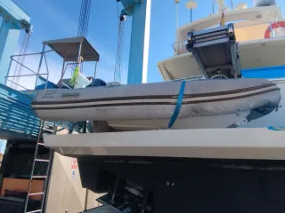 Bote Zodiac inflable con motor Yamaha 9.9 cv