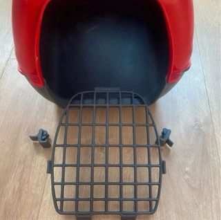 Transportín para perro/gato rojo y gris.