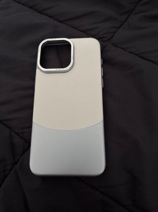 Funda iPhone 15 Pro Max buen uso, 5€ c/u