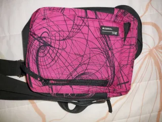 Bolso bandolera Gabol rosa y negro