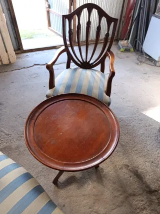 Conjunto 2 Sillas Isabelinas + Mesita