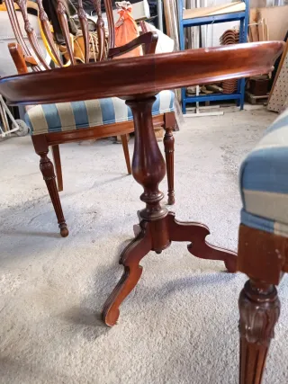 Conjunto 2 Sillas Isabelinas + Mesita