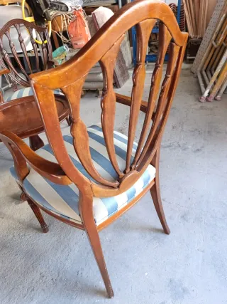 Conjunto 2 Sillas Isabelinas + Mesita