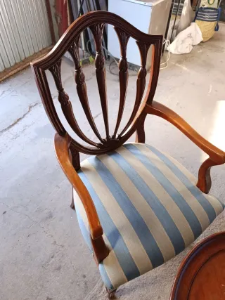 Conjunto 2 Sillas Isabelinas + Mesita