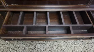 Librería madera y cristal años 60