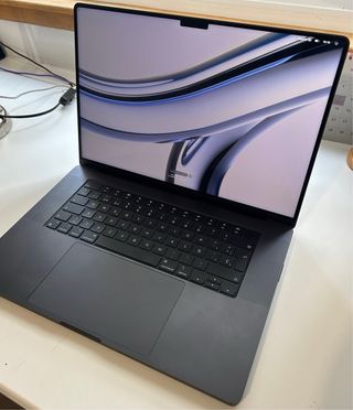 MacBook Pro 16” M4 Pro - Space Gray