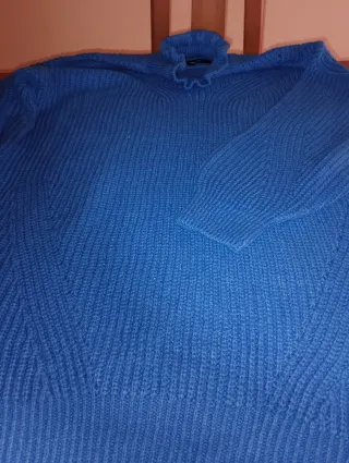 Jersey azul cuello alto sin usar