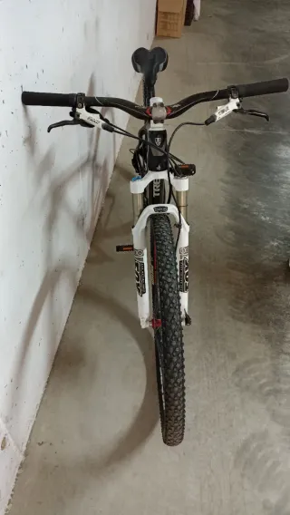 Trek MTB 29"-Fox Float-talla M(17'5)-Como nueva.