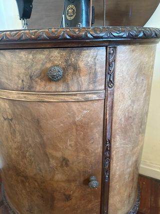 Máquina de coser Alfa antigua 1953