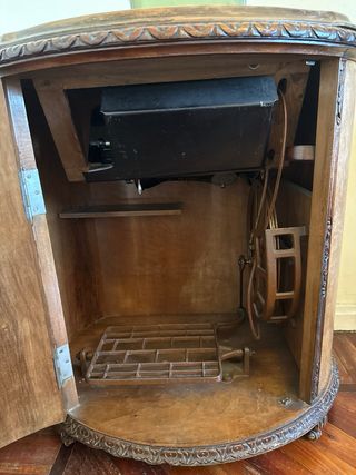 Máquina de coser Alfa antigua 1953