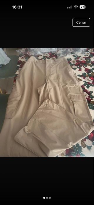 Pantalón cargo Oysho beige